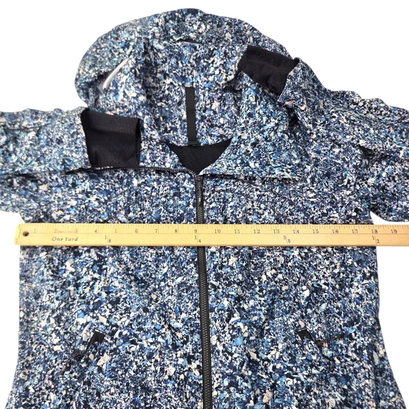 Lululemon Gather Me Slightly Athletic Rain Jacket Womens 4 Water Resistant Blue